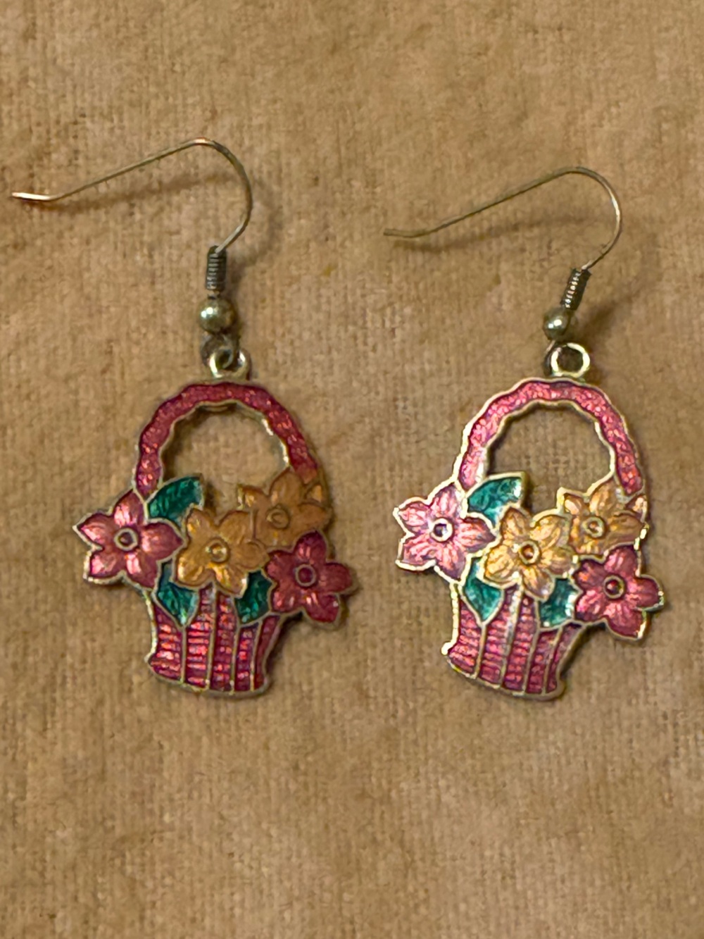 💍 3 for $15💍 Vintage Metal Enamel Floral Basket Drop Earrings - Pink & Gold